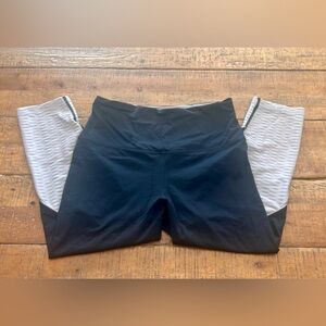 Victoria’s Secret Cropped Leggings